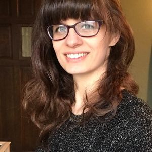 Meet your Posher, Lora